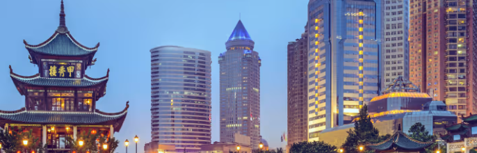 出身は重慶で学歴は四川電影電視学院